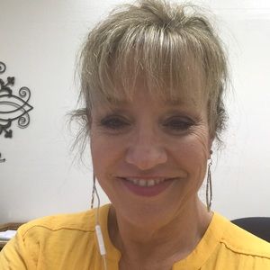 Meet your Posher, Leslie